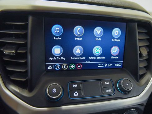 Used 2023 GMC Acadia SLE w/ Driver Convenience Package image 17