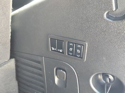 Used 2020 Cadillac Escalade Luxury RWD image 11