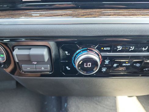 New 2026 GMC Sierra 1500 Elevation image 18