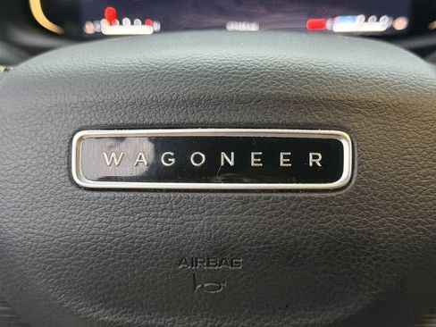 Used 2024 Jeep Wagoneer Series II w/ Flexible Seating Group image 27