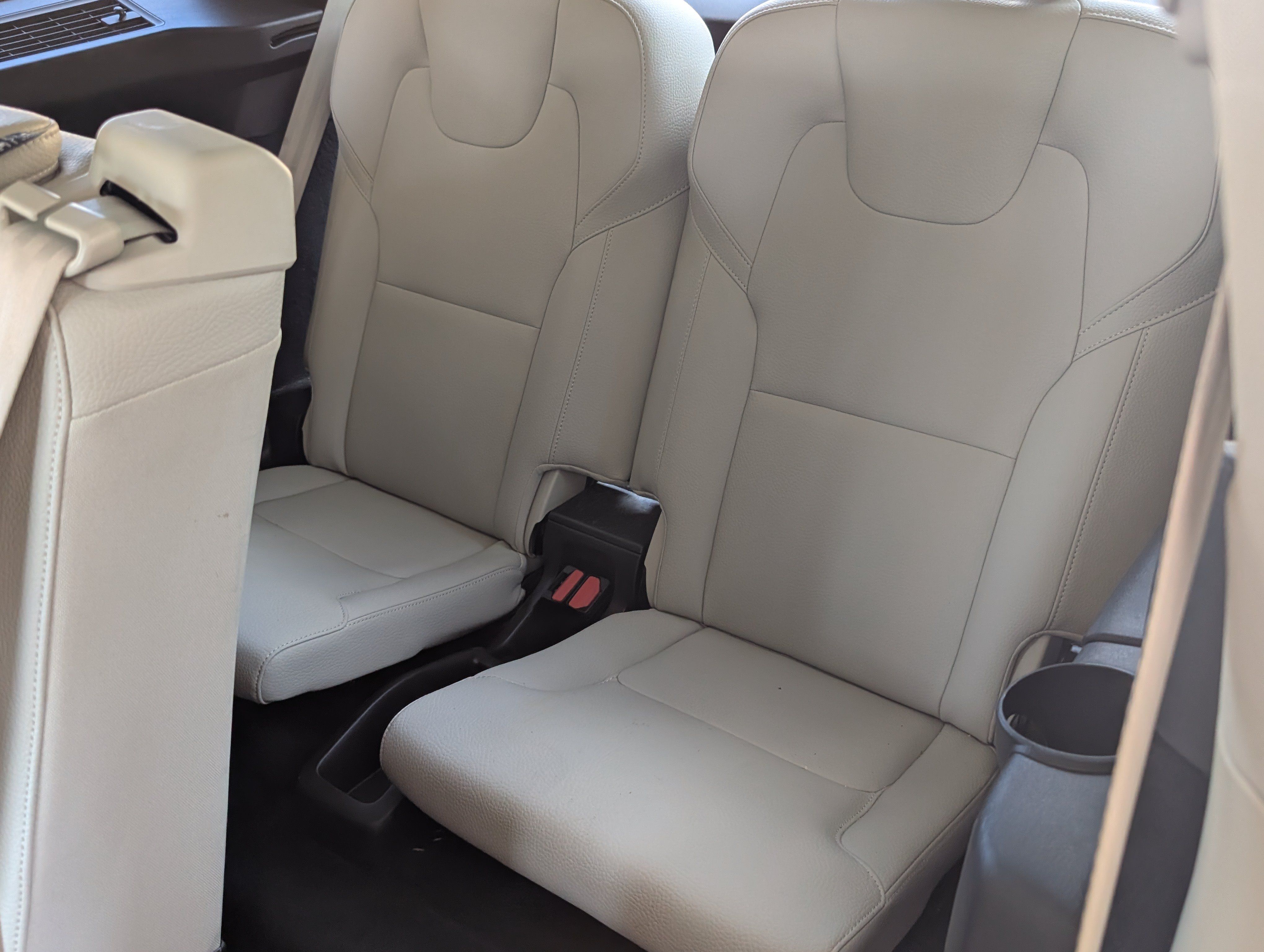 Used 2022 Volvo XC90 T5 Momentum AWD/4WD image 19