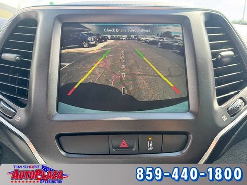 Used 2022 Jeep Cherokee Trailhawk w/ Sun, Sound & Nav Group AWD/4WD image 26