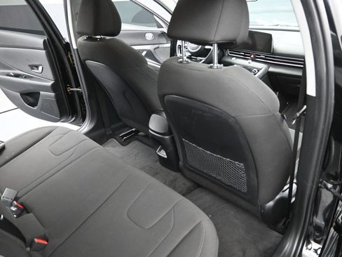 Used 2025 Hyundai Elantra SEL image 12