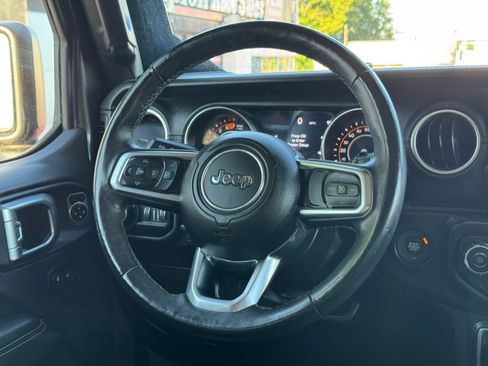 Used 2018 Jeep Wrangler Unlimited Sahara w/ Safety Group AWD/4WD image 46