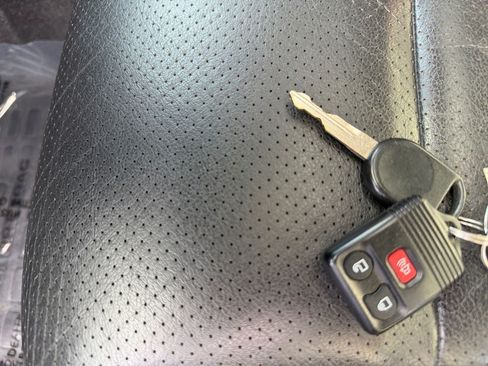 Used 2009 Ford Explorer Sport Trac Adrenalin AWD/4WD image 31