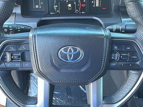Used 2025 Toyota Tacoma SR5 image 15