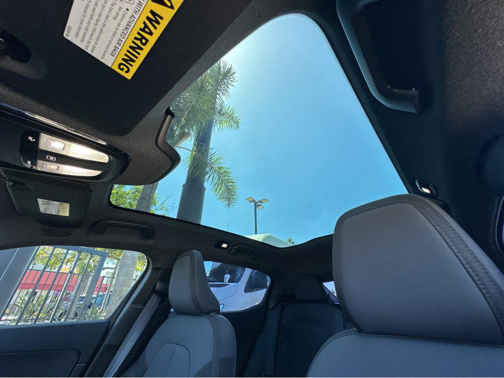 Used 2023 Polestar Polestar 2 FWD image 7