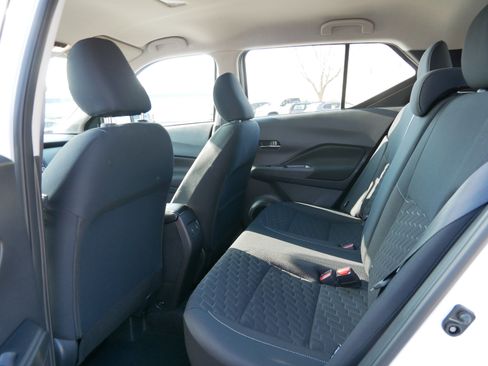 Used 2023 Nissan Kicks SV image 33