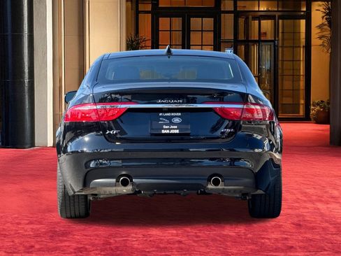 Used 2019 Jaguar XF Premium image 11