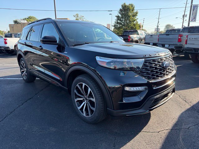 Used 2023 Ford Explorer ST-Line w/ Class IV Trailer Tow Package AWD/4WD image 1