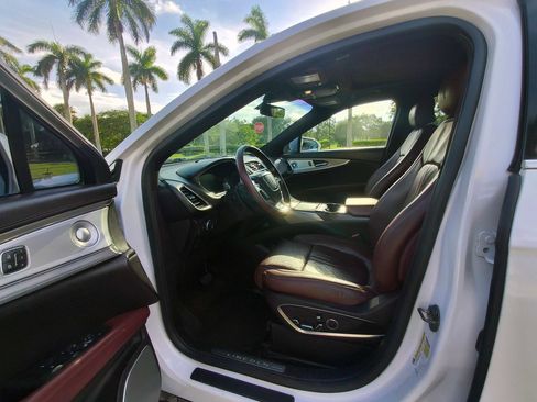 Used 2019 Lincoln Nautilus Black Label AWD/4WD image 6
