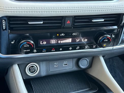 Used 2023 Nissan Rogue SL w/ SL Premium Package FWD image 19
