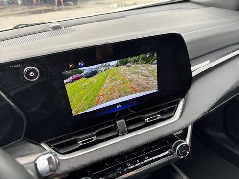 Used 2025 Chevrolet Equinox LT FWD image 25