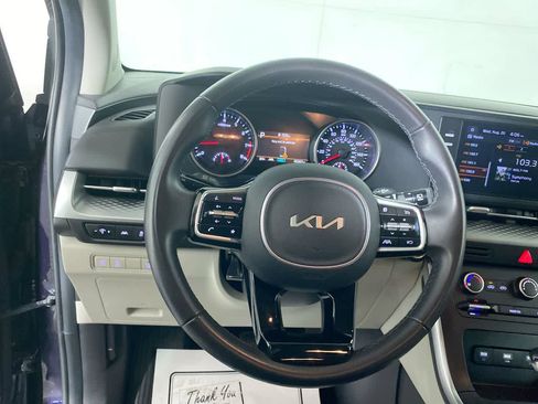 Used 2024 Kia Carnival LX image 22
