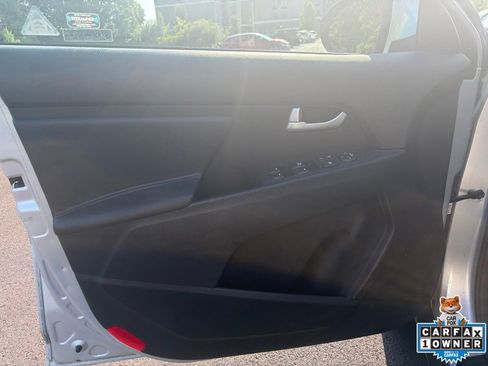 Used 2015 Kia Sportage LX FWD image 9