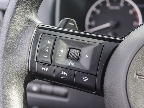 Used 2023 Nissan Rogue SV FWD image 31