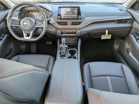 New 2025 Nissan Altima 2.5 SR image 17