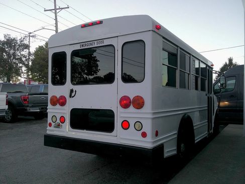 Used 2007 Chevrolet Express 3500 w/ School Bus Package image 5