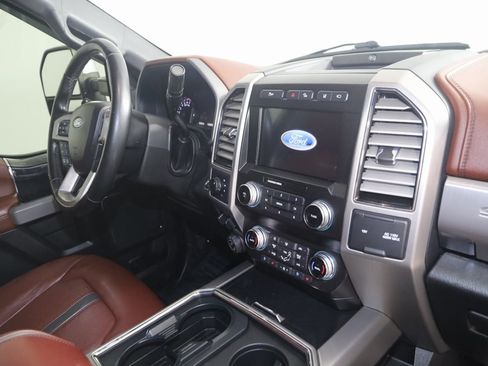 Used 2021 Ford F250 Platinum w/ Tremor Off-Road Package image 45