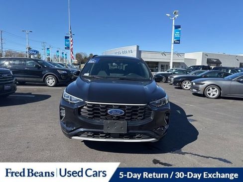 Used 2023 Ford Escape ST-Line Elite image 2