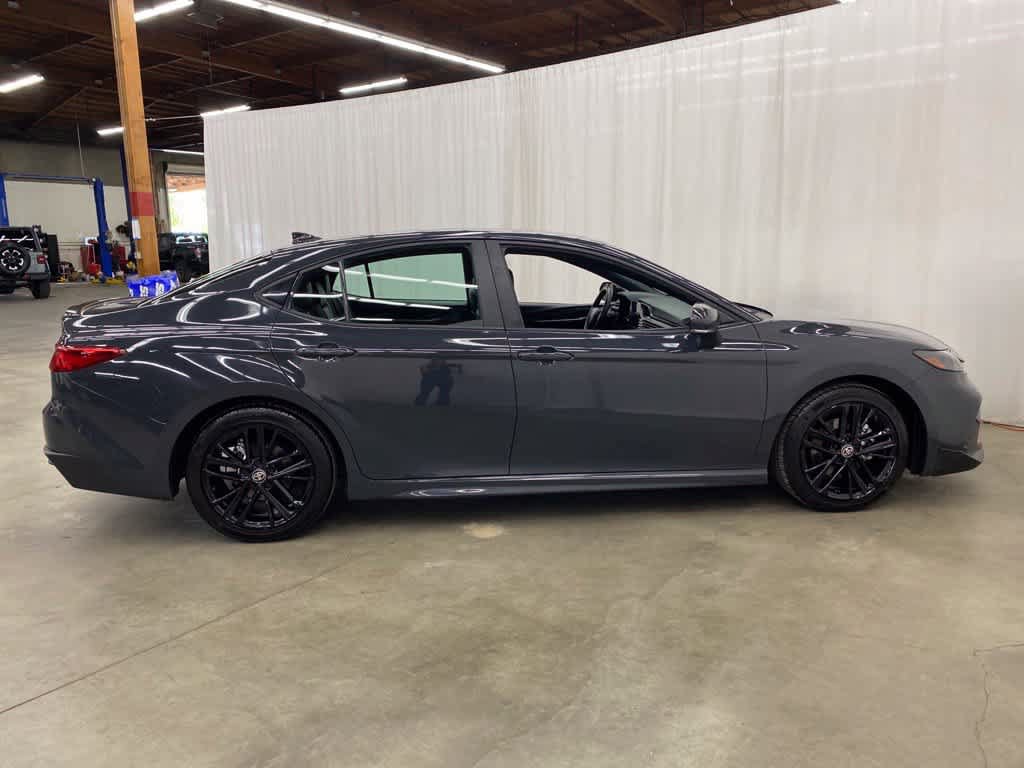 Used 2025 Toyota Camry SE FWD image 7