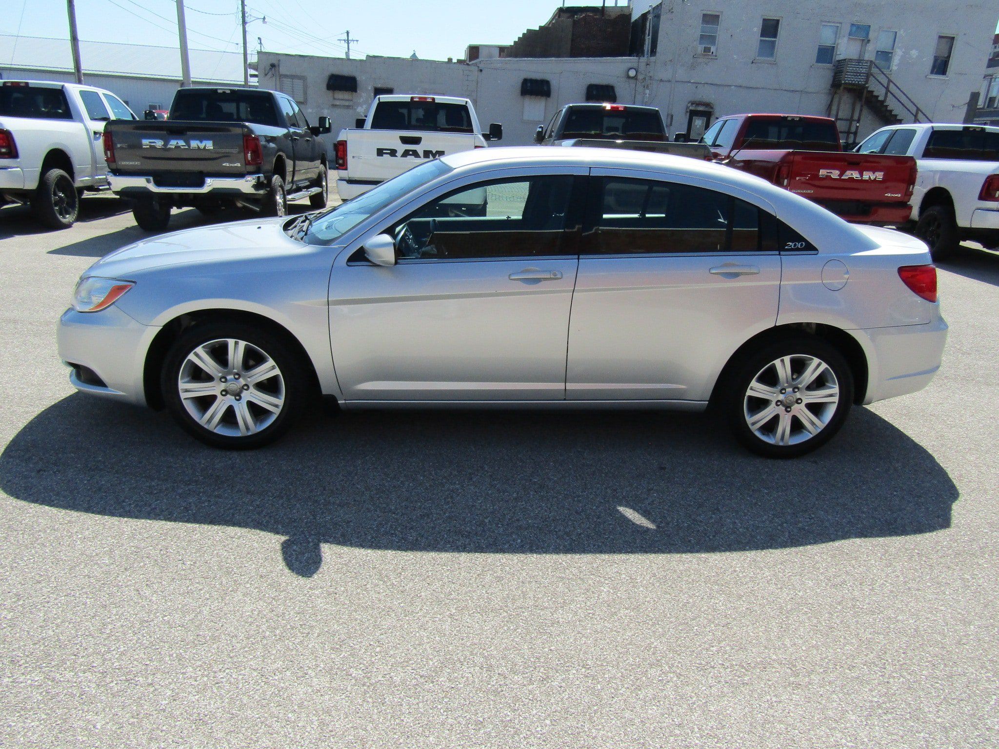 Used 2012 Chrysler 200 Touring FWD image 6