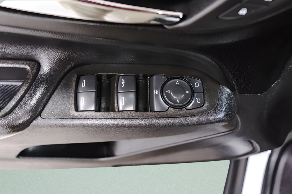 Used 2024 Chevrolet Equinox LT FWD image 25