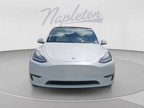 Used 2021 Tesla Model Y Long Range AWD/4WD image 9