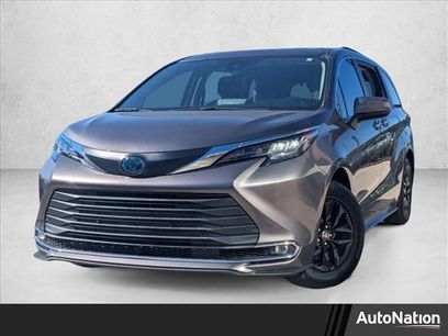Used 2021 Toyota Sienna XLE