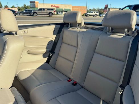 Used 2011 BMW 128i Convertible image 22