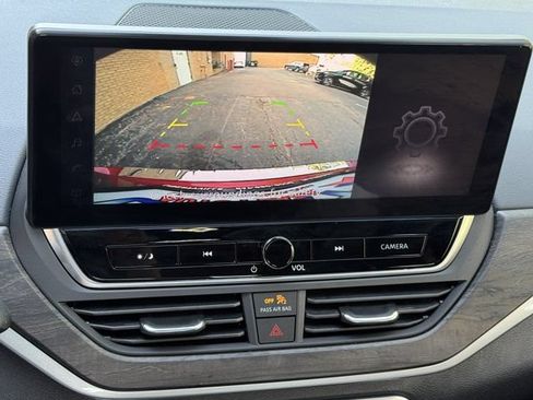 Used 2023 Nissan Altima 2.5 SV w/ SV Premium Package FWD image 17