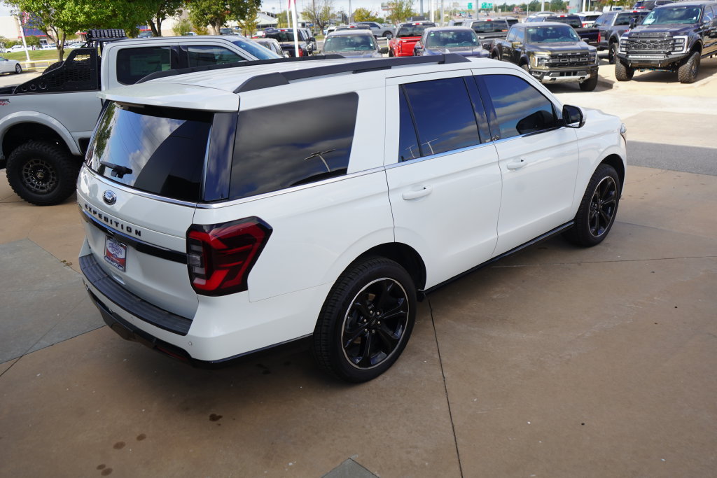 Certified 2022 Ford Expedition Limited AWD/4WD image 16