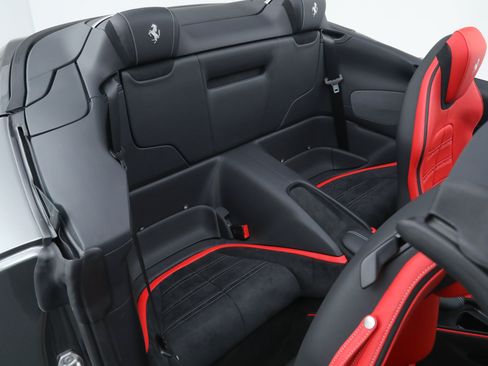 Certified 2025 Ferrari Roma Spider RWD image 32