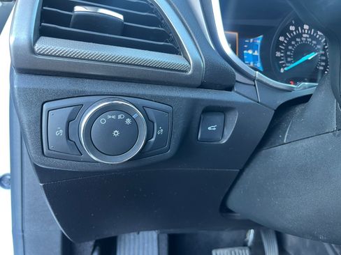 Used 2017 Ford Fusion SE w/ Fusion SE Technology Package image 33