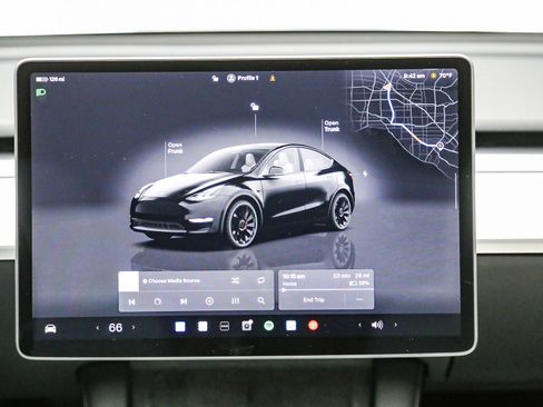 Used 2024 Tesla Model Y Performance AWD/4WD image 16