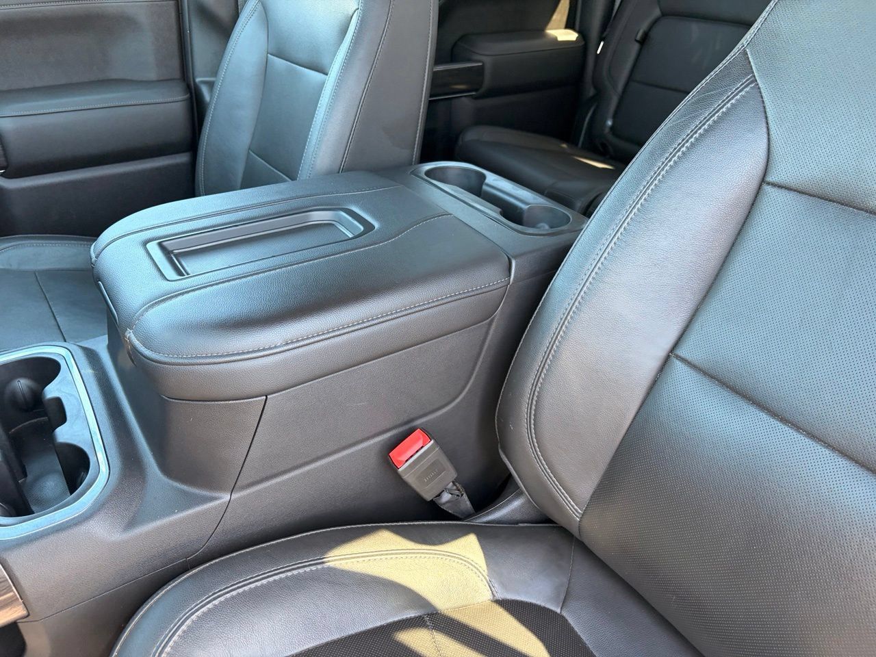Used 2020 Chevrolet Silverado 1500 LTZ w/ LTZ Premium Package AWD/4WD image 17