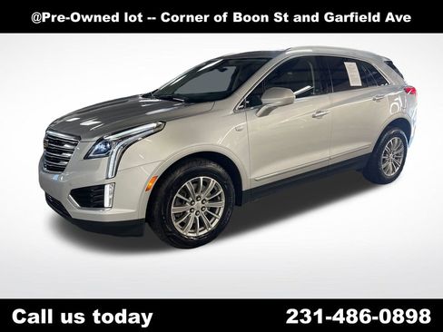 Used 2017 Cadillac XT5 Luxury w/ Driver Awareness Package AWD/4WD image 1