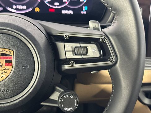 Certified 2026 Porsche Cayenne AWD/4WD image 30