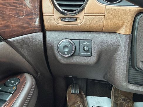 Used 2014 Buick Enclave Leather FWD image 25