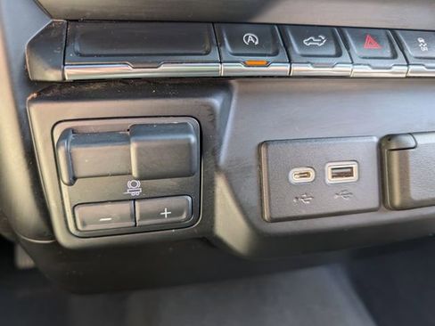 Used 2021 Chevrolet Silverado 1500 LT w/ Bed Protection Package AWD/4WD image 25
