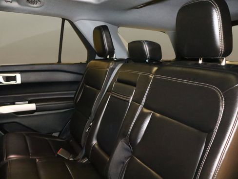 Used 2024 Ford Explorer XLT w/ Equipment Group 202A image 16