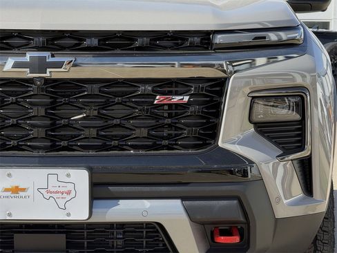 New 2026 Chevrolet Traverse Z71 w/ Enhanced Driving Package image 8