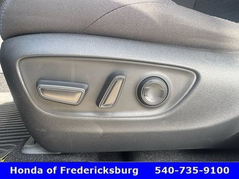 Used 2023 Toyota RAV4 SE w/ Convenience Package AWD/4WD image 25