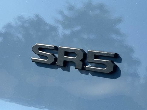 Used 2025 Toyota 4Runner SR5 AWD/4WD image 10