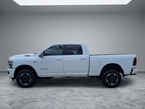 Used 2026 RAM 2500 Laramie AWD/4WD image 4