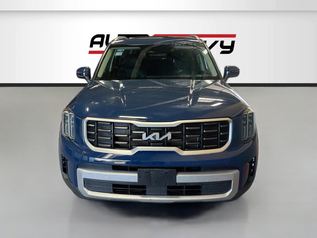 Used 2024 Kia Telluride S w/ S Sunroof Package FWD image 2