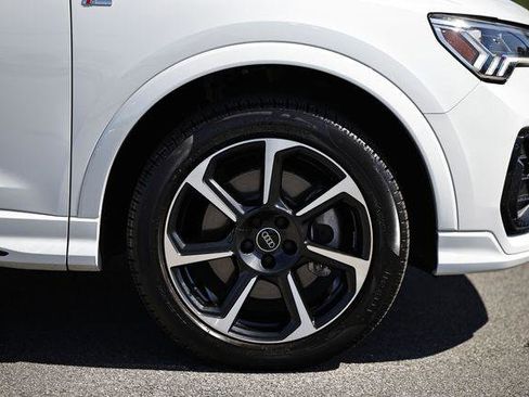 Certified 2025 Audi Q3 2.0T Premium Plus image 5