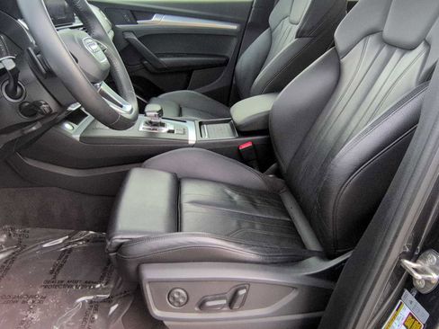 Used 2020 Audi Q5 2.0T Premium w/ Titanium Sport Package image 17