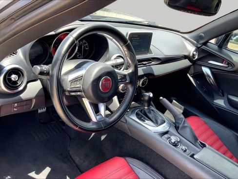 Used 2018 FIAT 124 Spider Abarth w/ Convenience Group RWD image 15