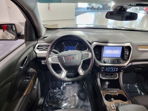 Certified 2023 GMC Acadia SLE w/ Driver Convenience Package image 18